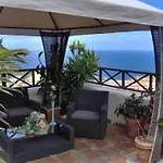 公寓 Mit Kleiner Innenhof-terrasse Im Rustikalen Stil *
