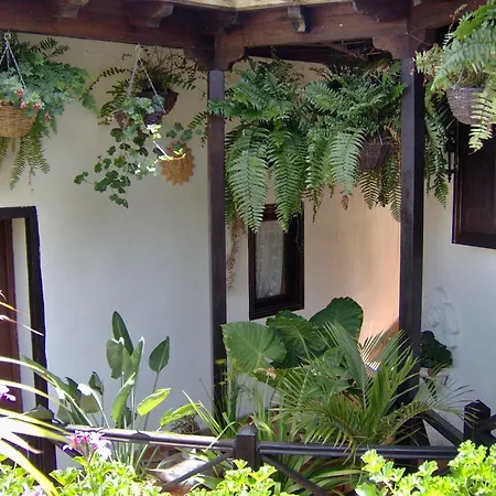 公寓 Mit Kleiner Innenhof-terrasse Im Rustikalen Stil *